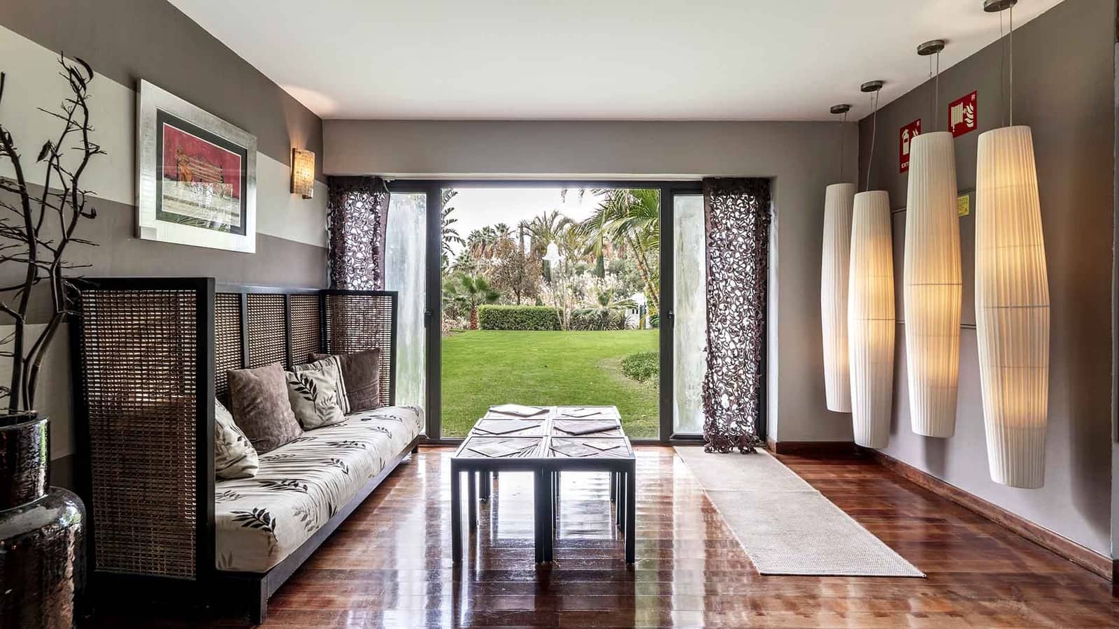 5 sovrum Villa till salu i Estepona med pool - 1 950 000 € (Ref: 9599443)