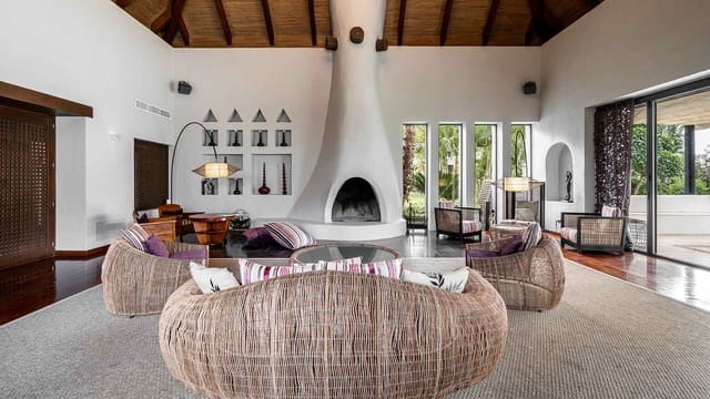 5 sovrum Villa till salu i Centro, Estepona med pool - 1 950 000 € (Ref: 9599443)