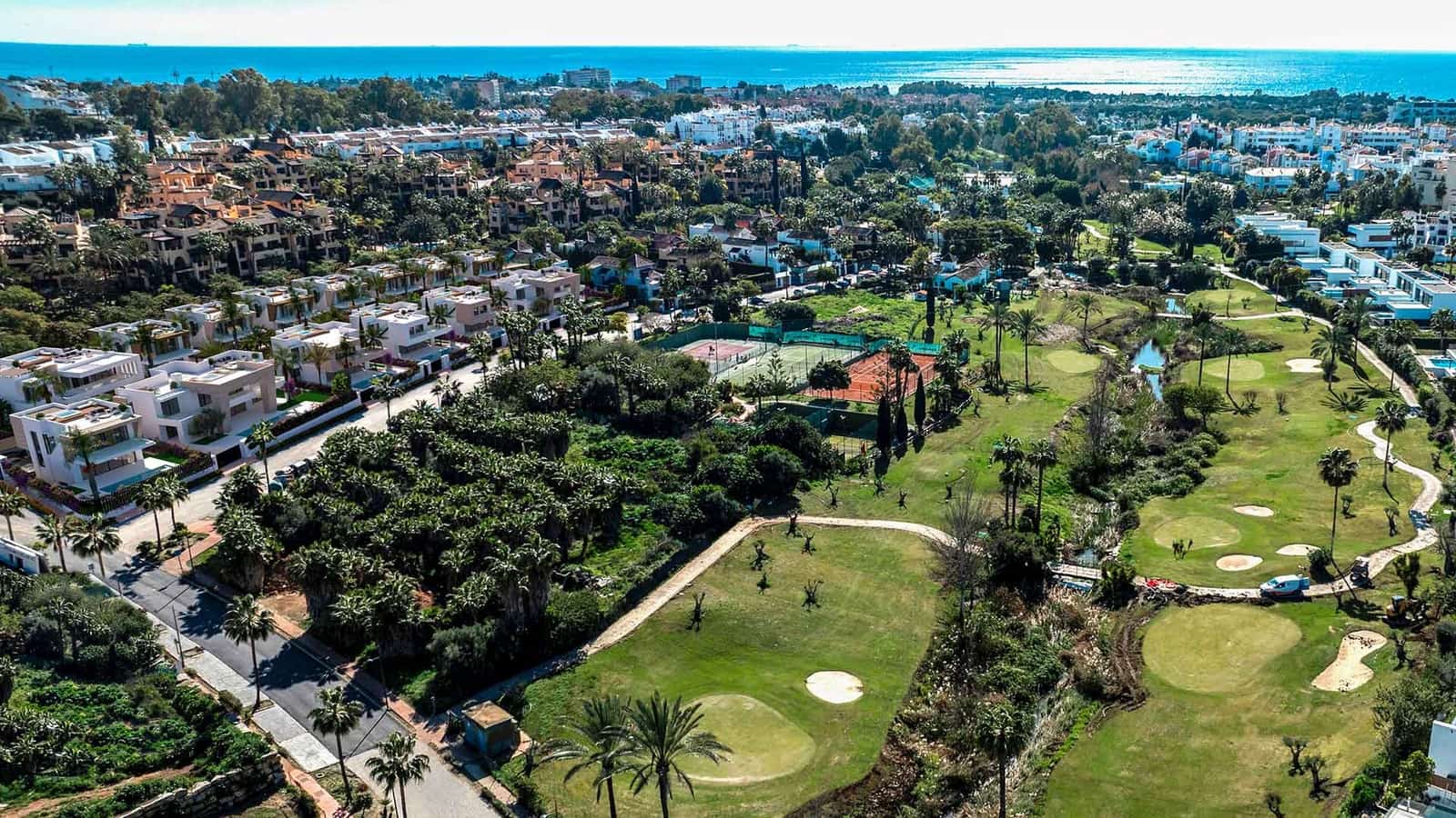 5 sovrum Villa till salu i Estepona med pool - 1 950 000 € (Ref: 9599443)