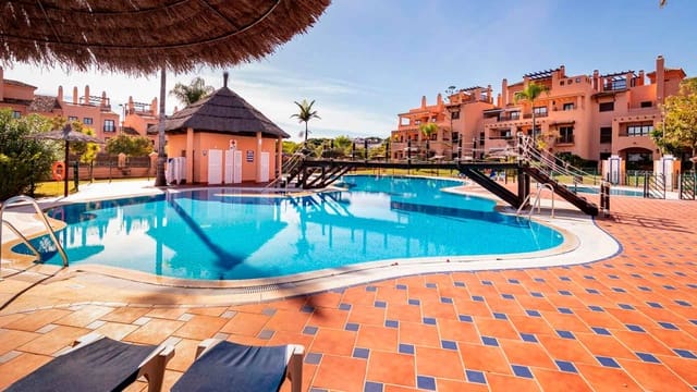 4 chambre Appartement à vendre à Centro, Estepona avec piscine - 850 000 € (Ref: 9599444)