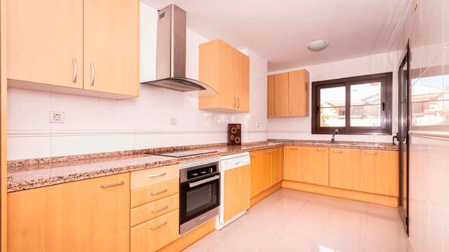 4 chambre Appartement à vendre à Centro, Estepona avec piscine - 850 000 € (Ref: 9599444)