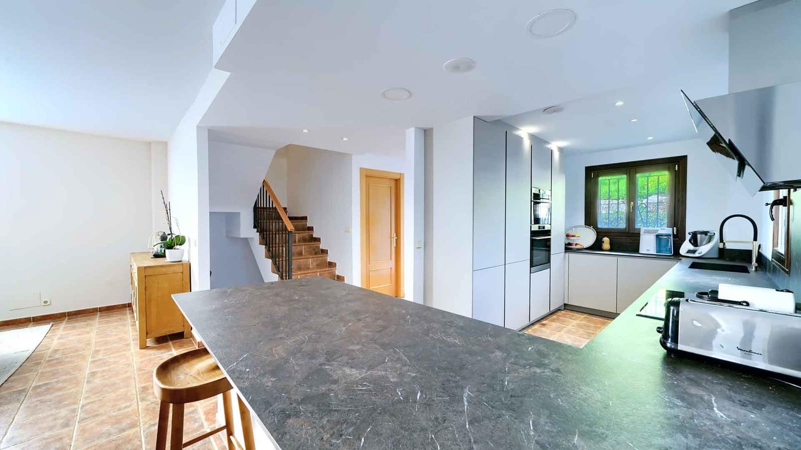 3 bedroom Townhouse for sale in Benahavis with pool - € 749,000 (Ref: 9611365)