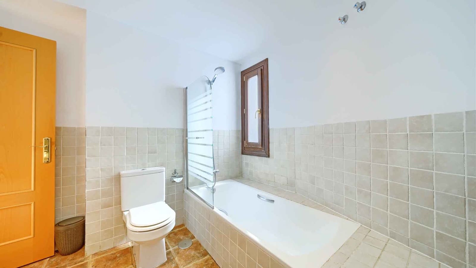 3 bedroom Townhouse for sale in Benahavis with pool - € 749,000 (Ref: 9611365)