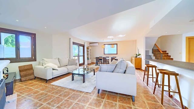 3 bedroom Townhouse for sale in Benahavís pueblo, Benahavís with pool - € 749,000 (Ref: 9611365)