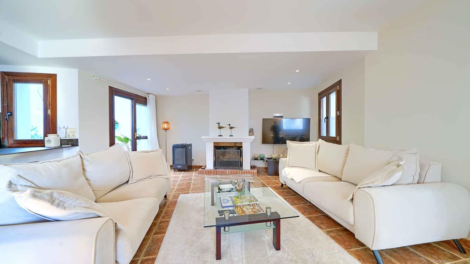 3 bedroom Townhouse for sale in Benahavis with pool - € 749,000 (Ref: 9611365)