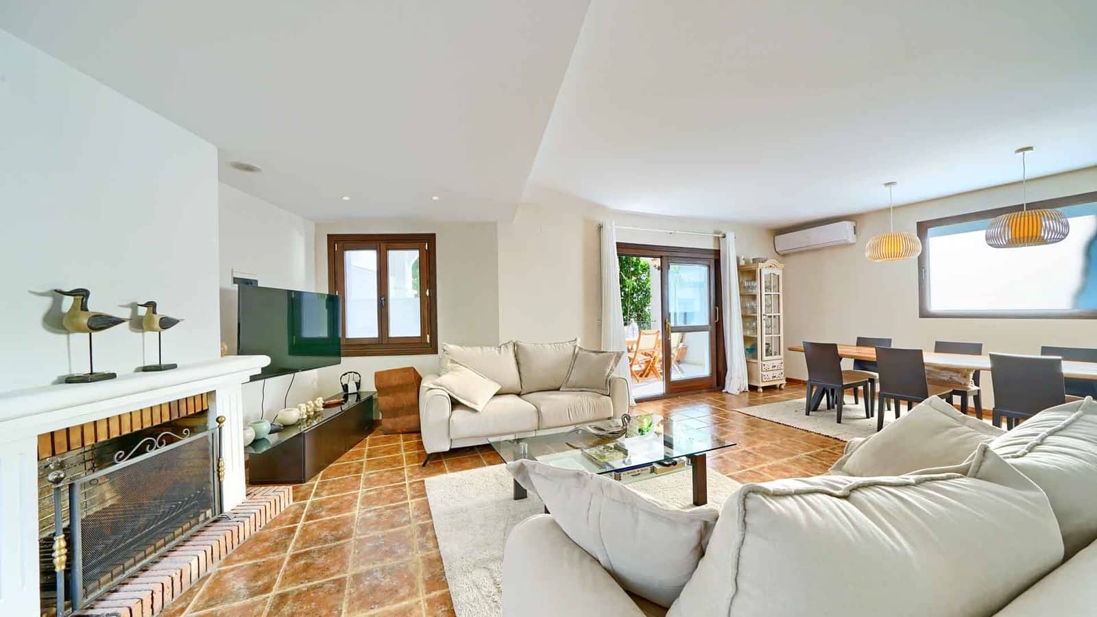 3 bedroom Townhouse for sale in Benahavis with pool - € 749,000 (Ref: 9611365)
