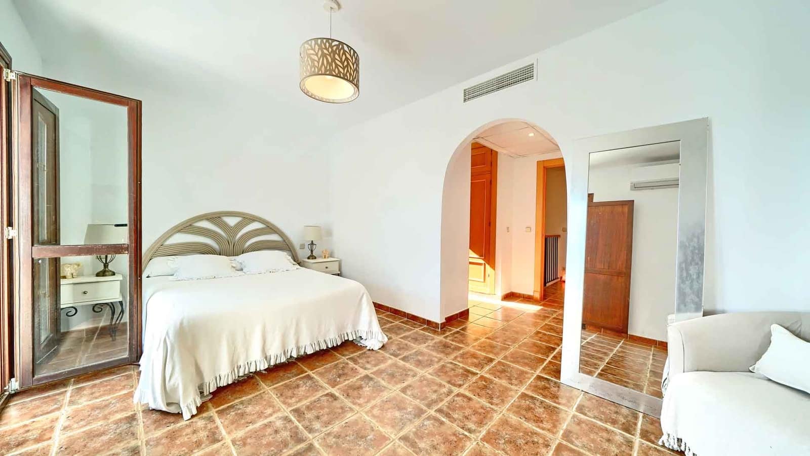 3 bedroom Townhouse for sale in Benahavis with pool - € 749,000 (Ref: 9611365)