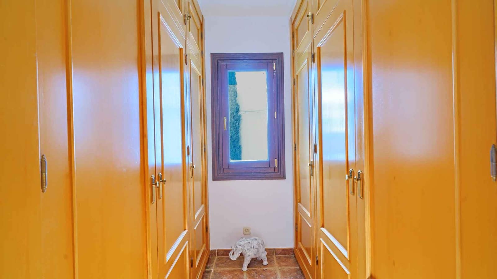 3 bedroom Townhouse for sale in Benahavis with pool - € 749,000 (Ref: 9611365)