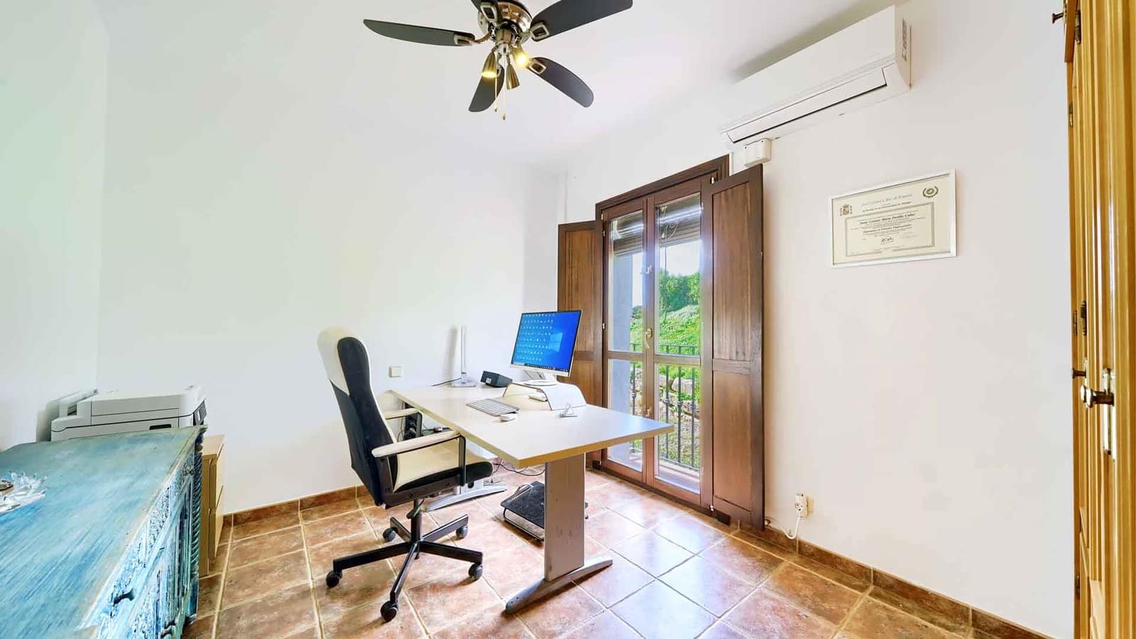 3 bedroom Townhouse for sale in Benahavis with pool - € 749,000 (Ref: 9611365)