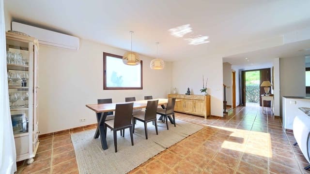 3 bedroom Townhouse for sale in Benahavís pueblo, Benahavís with pool - € 749,000 (Ref: 9611365)