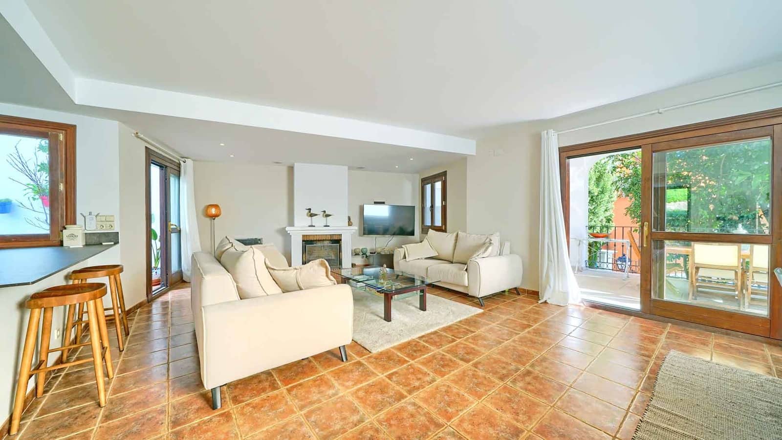3 bedroom Townhouse for sale in Benahavis with pool - € 749,000 (Ref: 9611365)