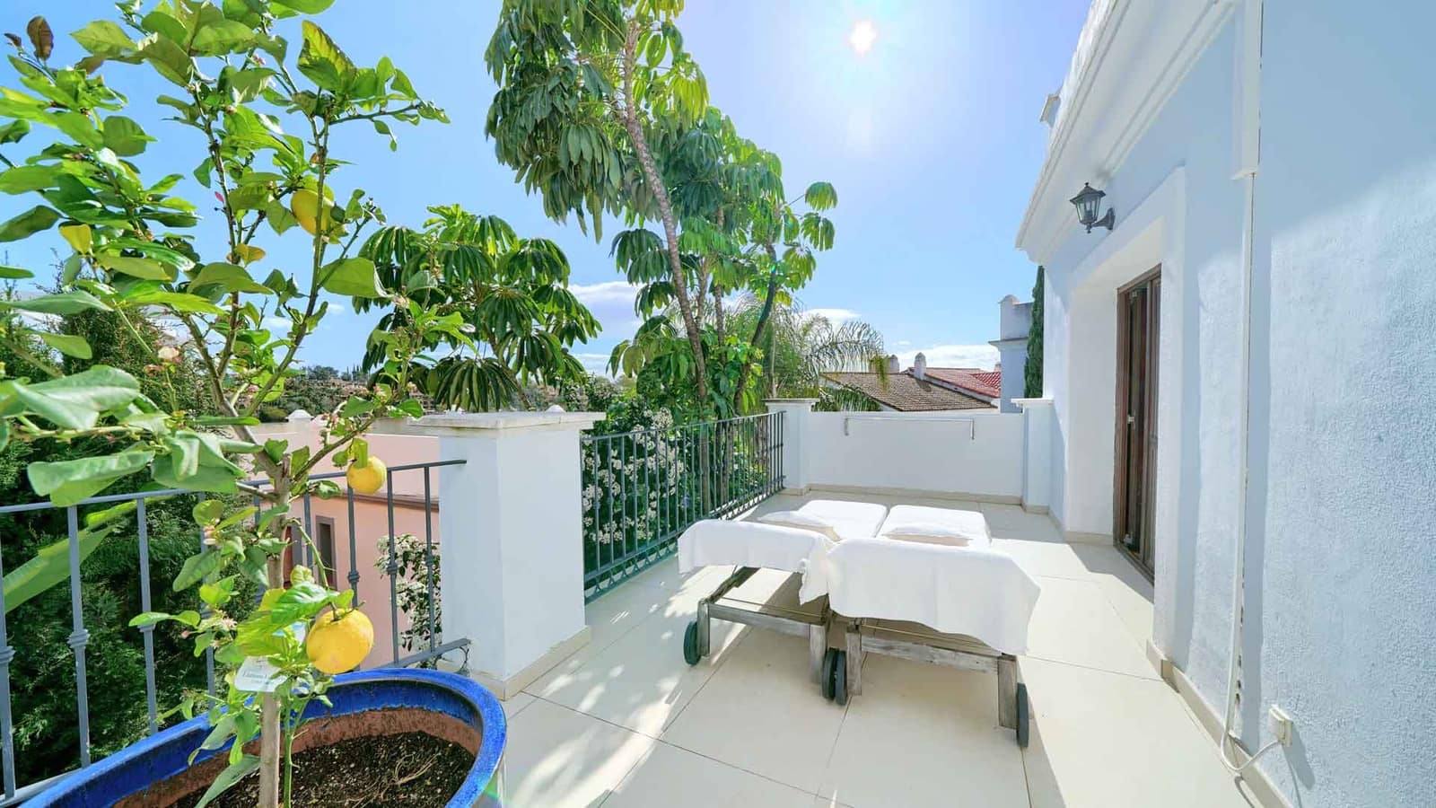 3 bedroom Townhouse for sale in Benahavis with pool - € 749,000 (Ref: 9611365)