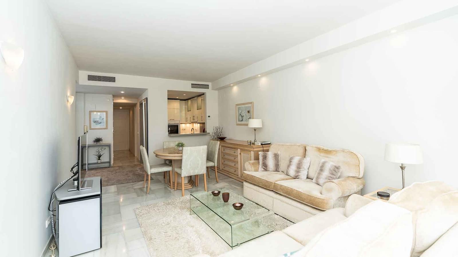 1 bedroom Apartment for sale in Golden Mile with pool - € 1,200,000 (Ref: 9619412)