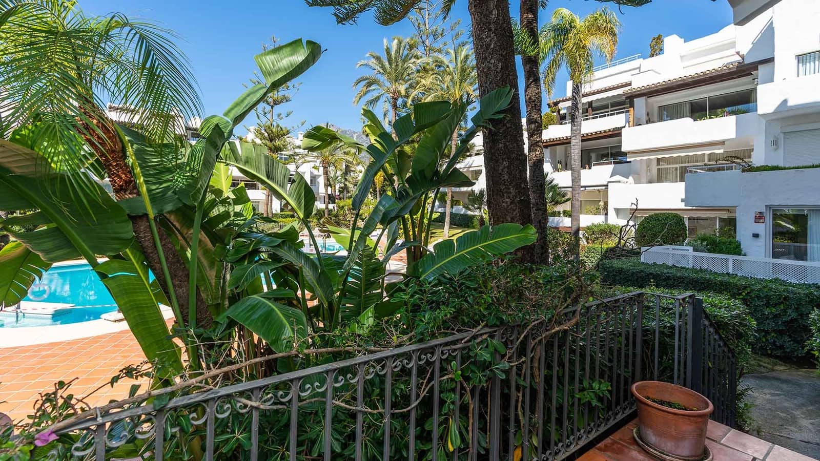 1 bedroom Apartment for sale in Golden Mile with pool - € 1,200,000 (Ref: 9619412)