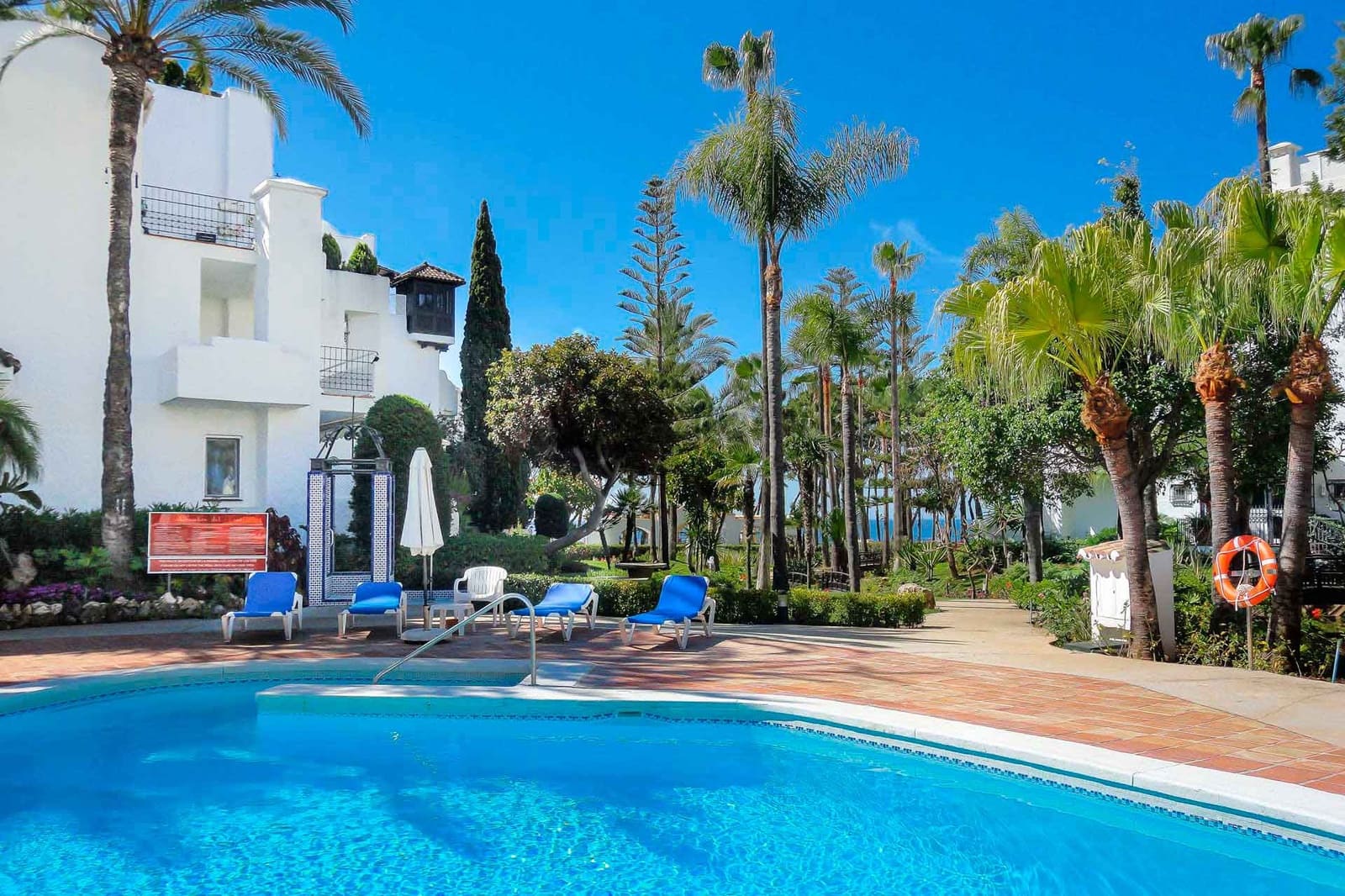 1 makuuhuone Huoneisto myytävänä paikassa Golden Mile mukana uima-altaan - 1 050 000 € (Ref: 9619412)