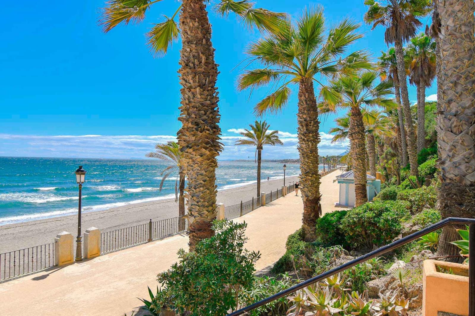 1 makuuhuone Huoneisto myytävänä paikassa Golden Mile mukana uima-altaan - 1 050 000 € (Ref: 9619412)