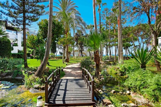 1 bedroom Apartment for sale in Lomas De Marbella, Marbella with pool - € 1,200,000 (Ref: 9619412)