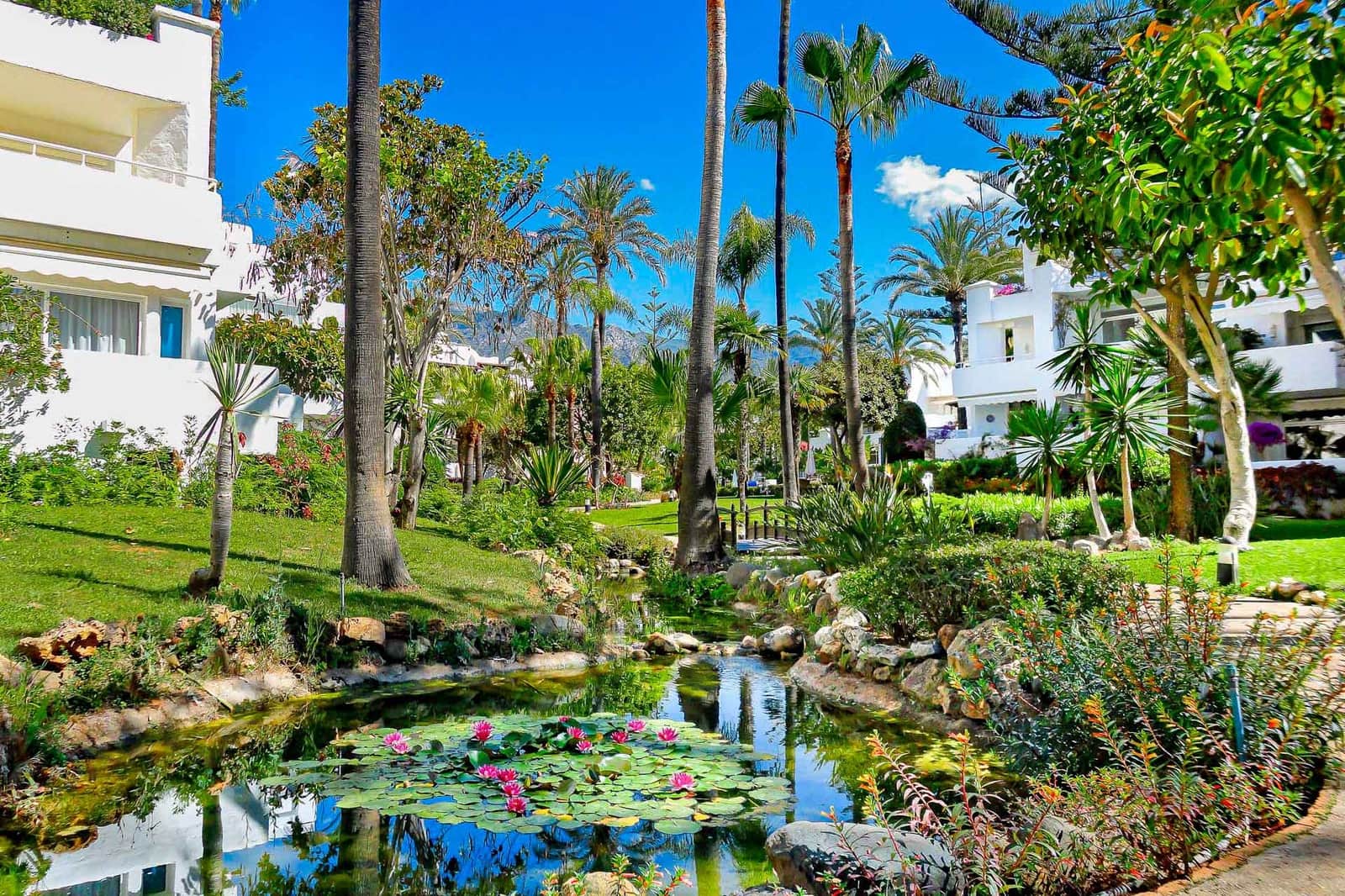 1 makuuhuone Huoneisto myytävänä paikassa Golden Mile mukana uima-altaan - 1 050 000 € (Ref: 9619412)