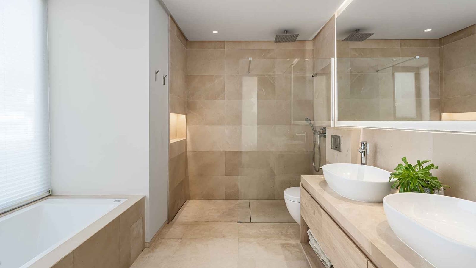 6 sypialnia Willa na sprzedaż w Nueva Andalucia z basenem - 3 980 000 € (Ref: 9625799)