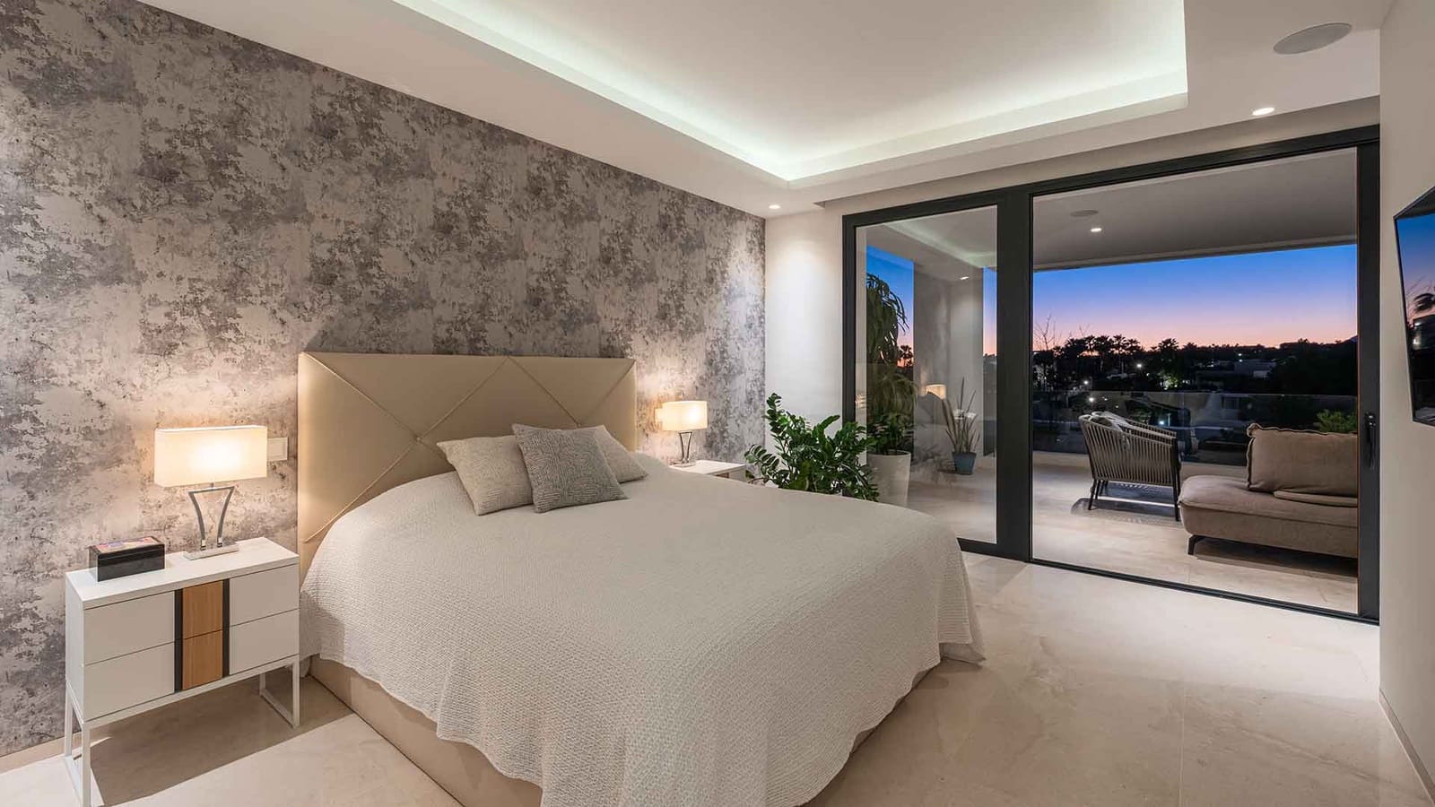 6 sypialnia Willa na sprzedaż w Nueva Andalucia z basenem - 3 980 000 € (Ref: 9625799)