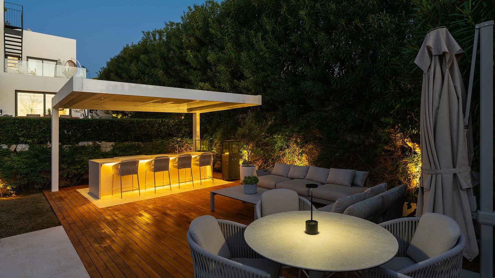 6 sypialnia Willa na sprzedaż w Nueva Andalucia z basenem - 3 980 000 € (Ref: 9625799)