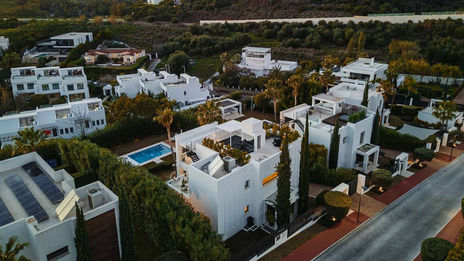 6 sypialnia Willa na sprzedaż w Nueva Andalucia z basenem - 3 980 000 € (Ref: 9625799)