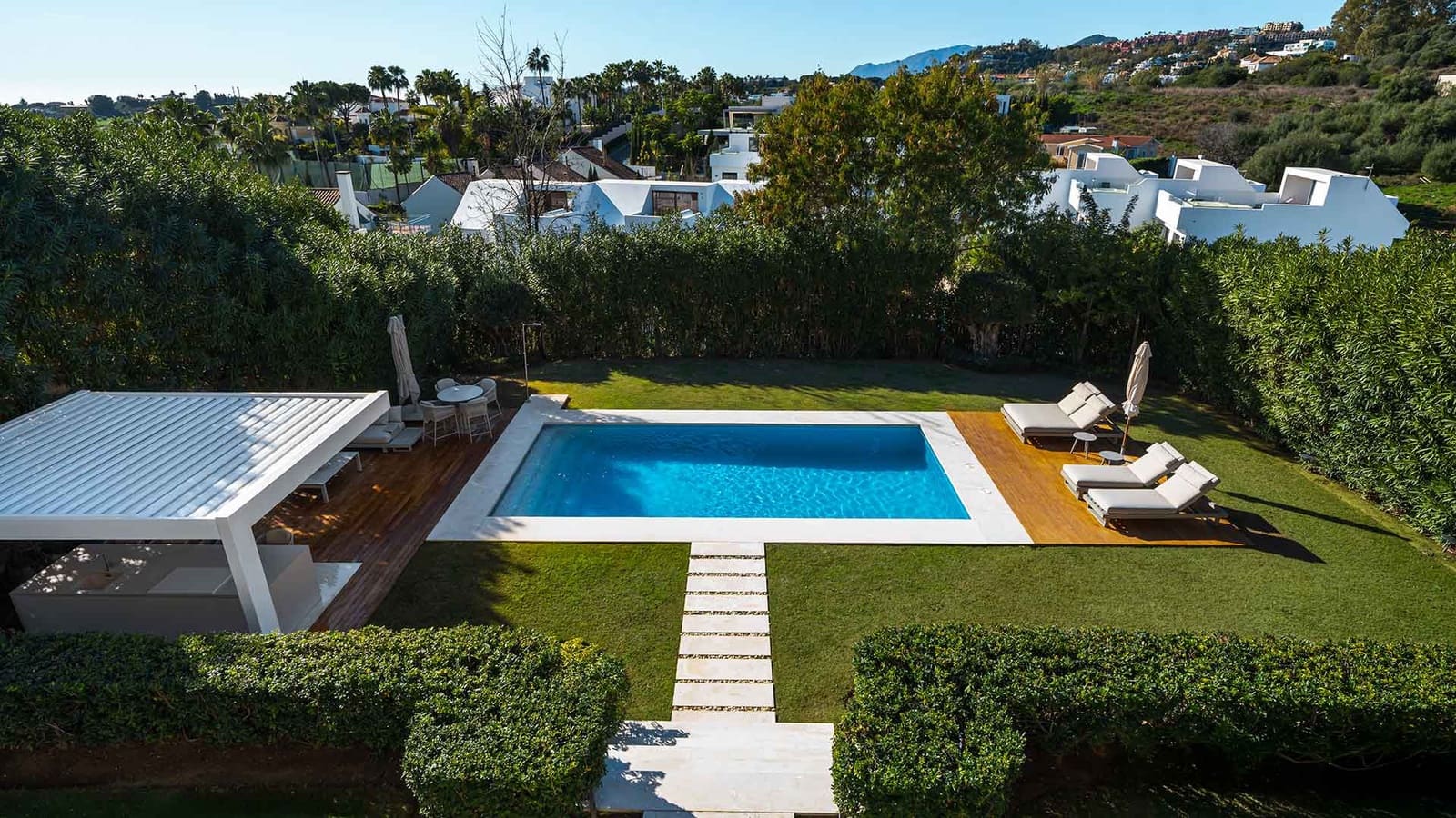 6 sypialnia Willa na sprzedaż w Nueva Andalucia z basenem - 3 980 000 € (Ref: 9625799)