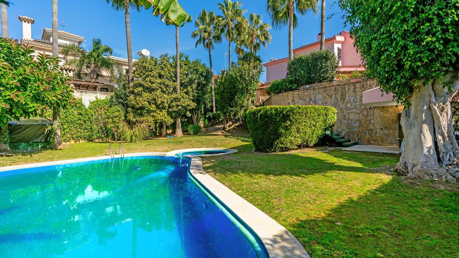 5 slaapkamer Villa te koop in Marbella met zwembad - € 2.350.000 (Ref: 9630140)