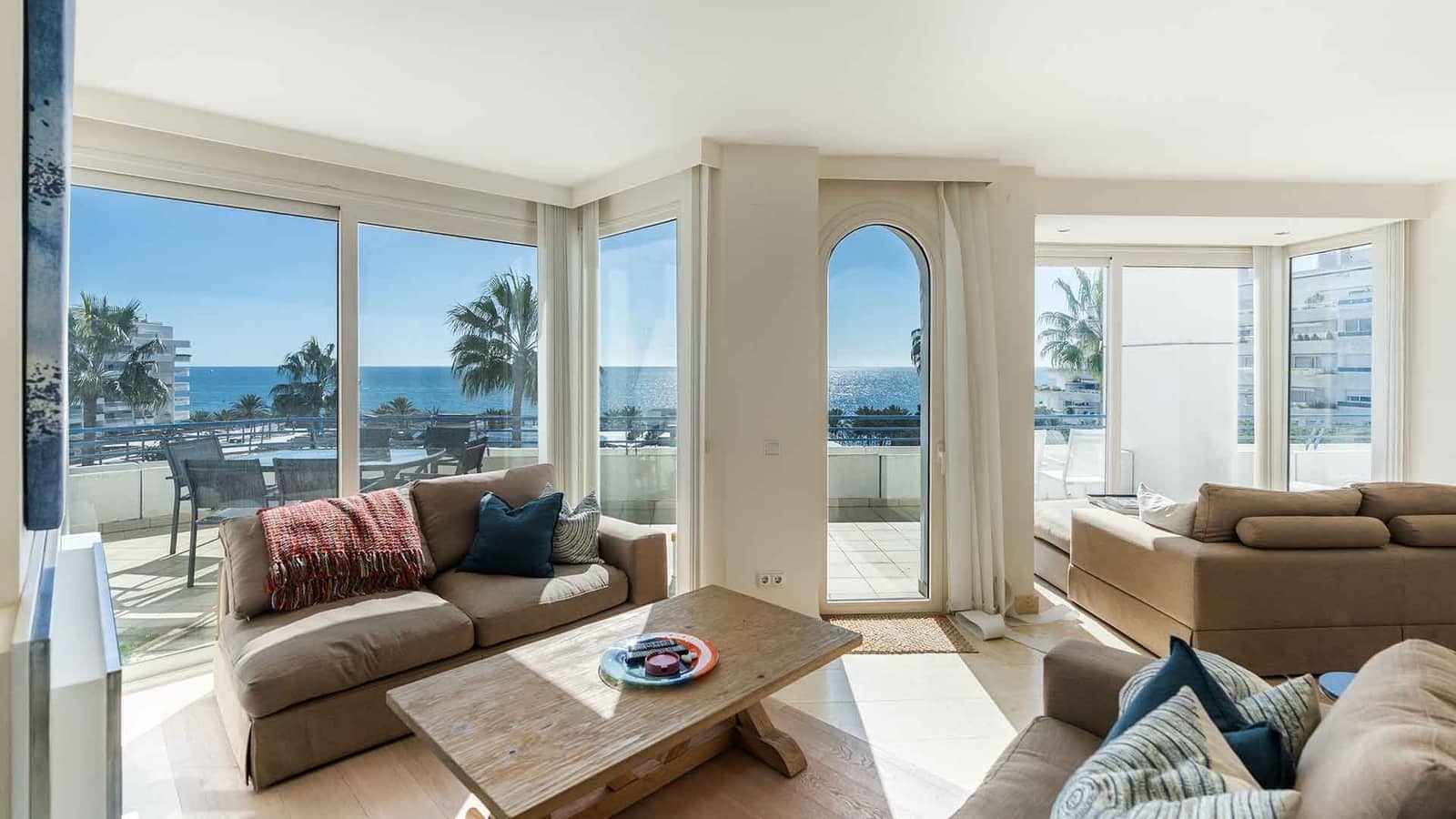 Ático de 4 habitaciones en Marbella en venta con piscina - 1.700.000 € (Ref: 9630141)