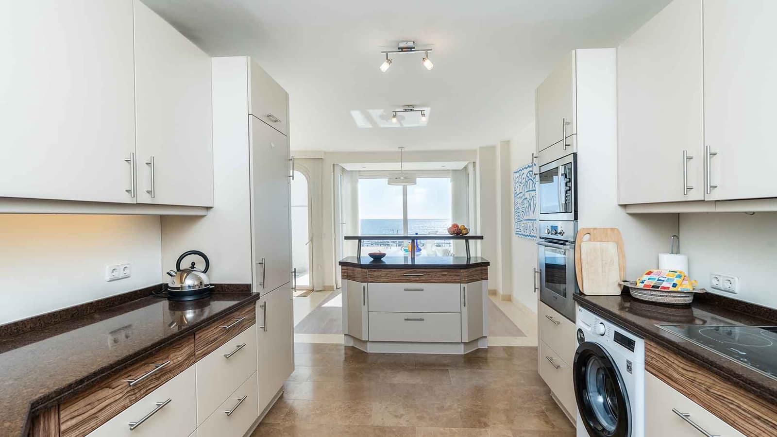 Ático de 4 habitaciones en Marbella en venta con piscina - 1.700.000 € (Ref: 9630141)