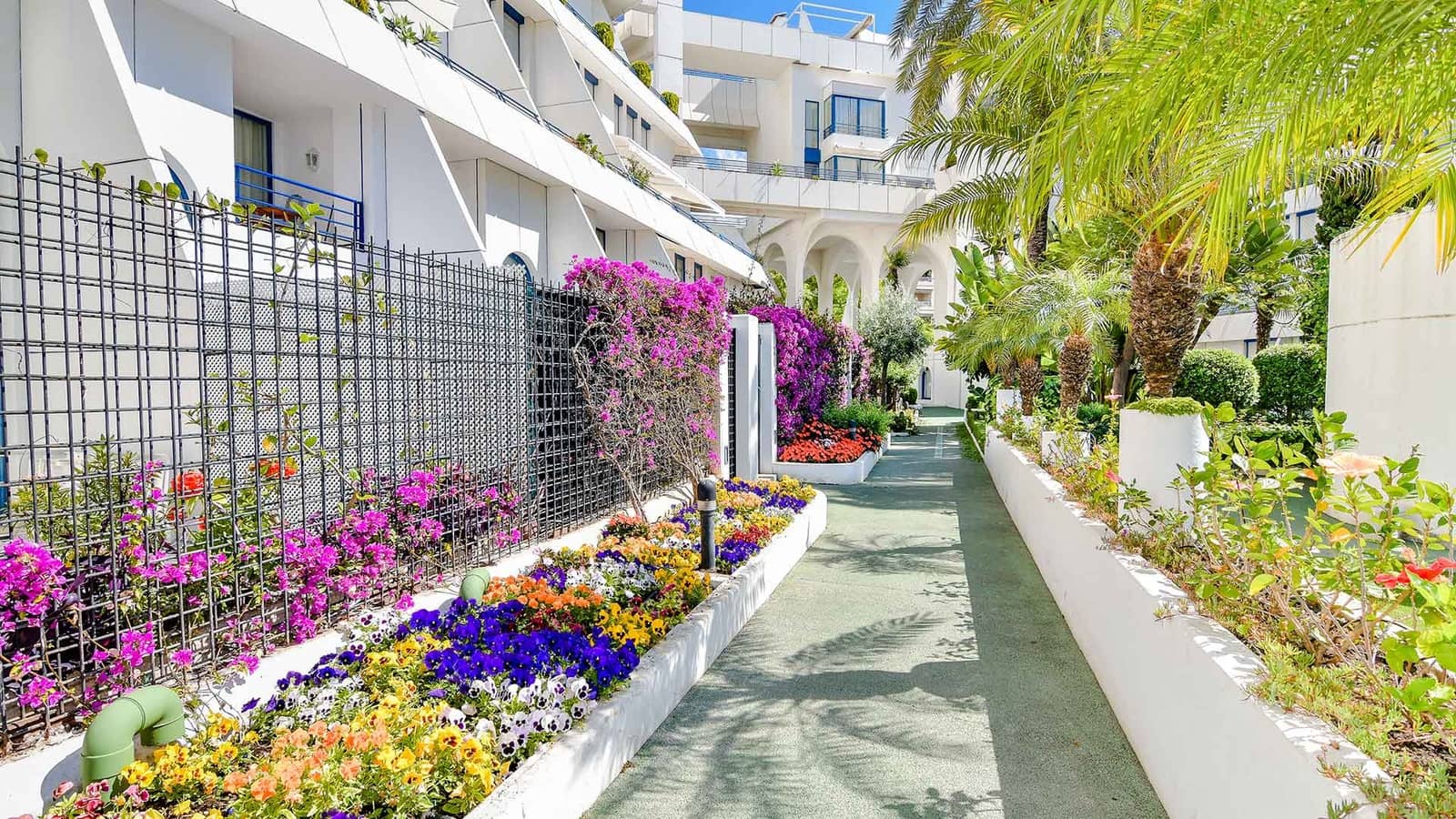 Ático de 4 habitaciones en Marbella en venta con piscina - 1.700.000 € (Ref: 9630141)