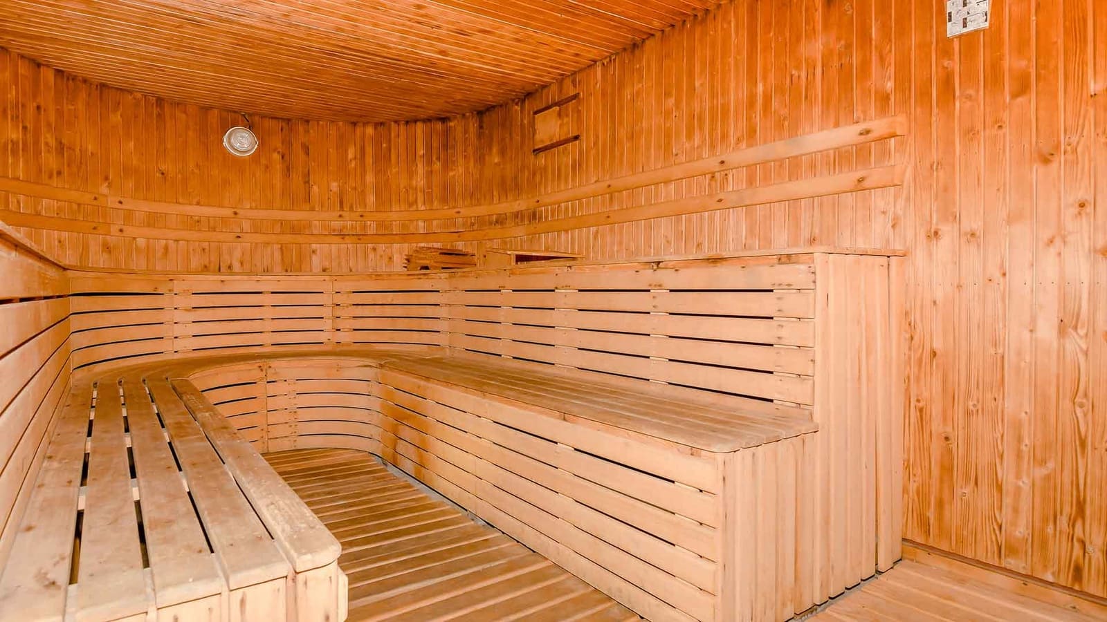 Ático de 4 habitaciones en Marbella en venta con piscina - 1.700.000 € (Ref: 9630141)