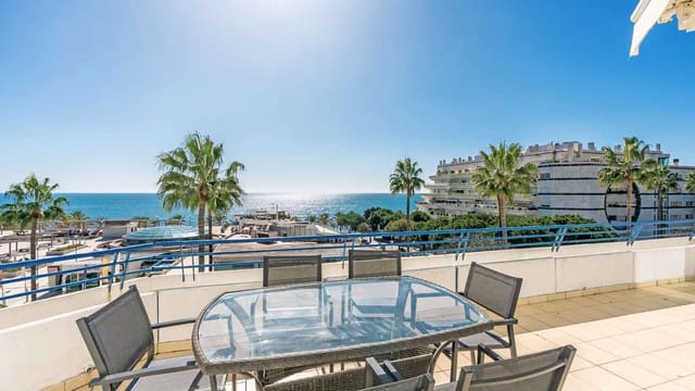 4 bedroom Penthouse for sale in Playa Bajadilla - Puertos, Marbella with pool - € 1,700,000 (Ref: 9630141)