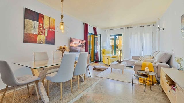 3 makuuhuone Huoneisto myytävänä paikassa San Pedro de Alcántara Pueblo, Marbella mukana uima-altaan - 690 000 € (Ref: 9655975)