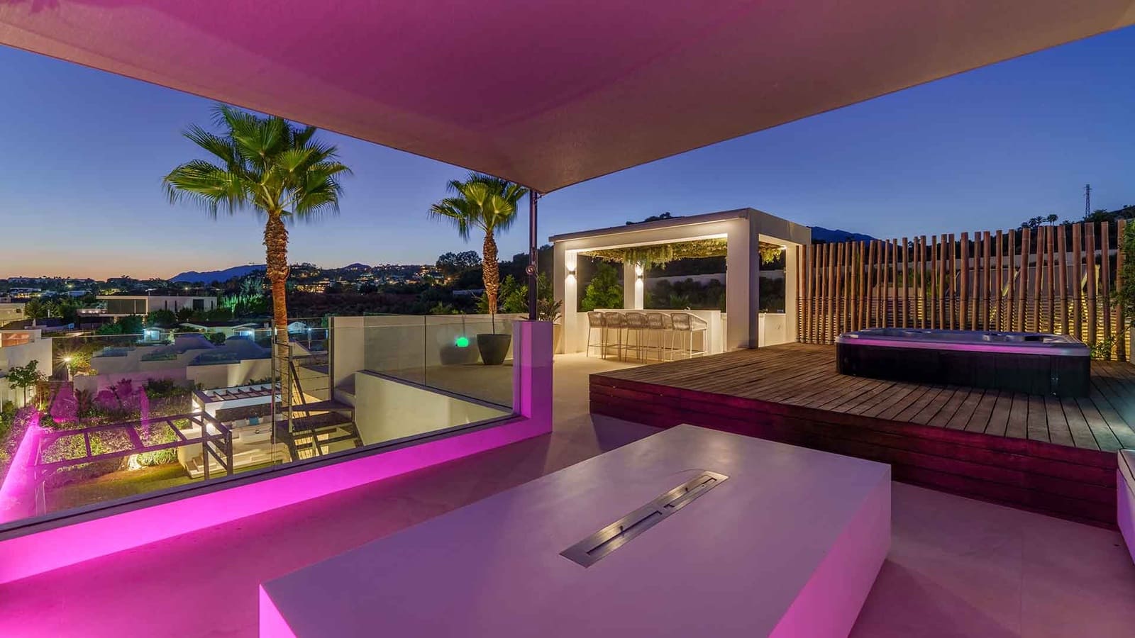 6 soverom Villa til salgs i Nueva Andalucia med svømmebasseng - € 4 290 000 (Ref: 9670366)