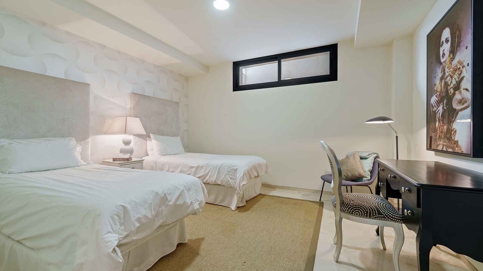 6 soverom Villa til salgs i Nueva Andalucia med svømmebasseng - € 4 290 000 (Ref: 9670366)