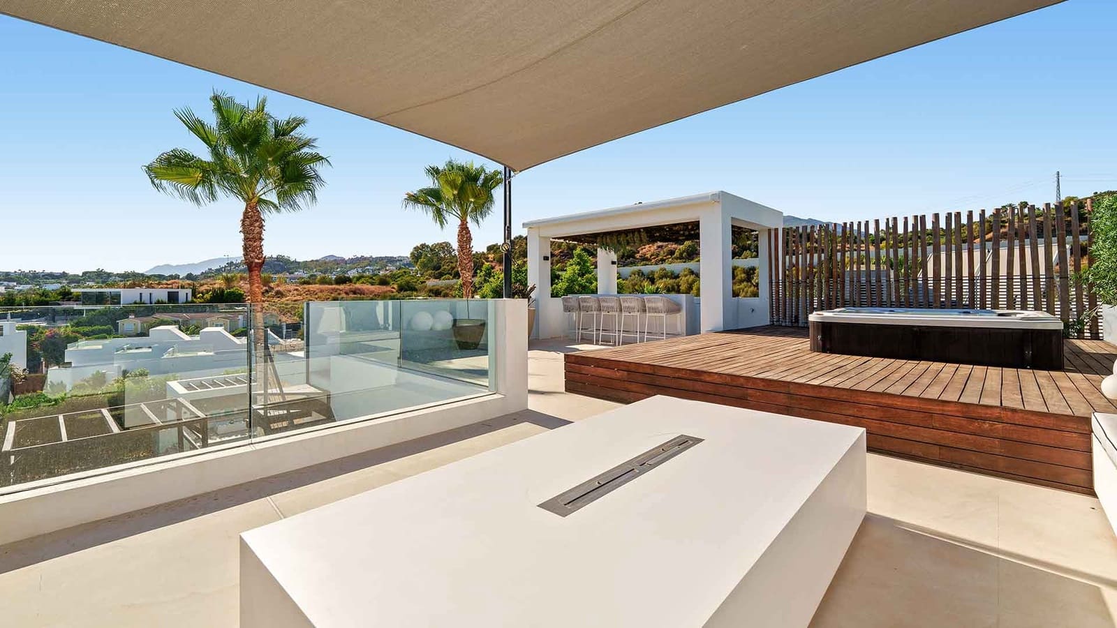 6 soverom Villa til salgs i Nueva Andalucia med svømmebasseng - € 4 290 000 (Ref: 9670366)