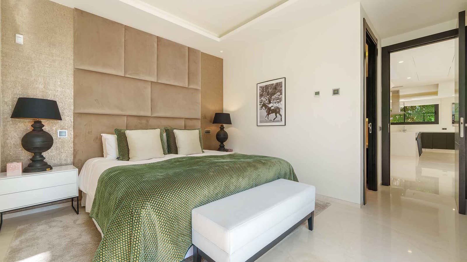 6 soverom Villa til salgs i Nueva Andalucia med svømmebasseng - € 4 290 000 (Ref: 9670366)