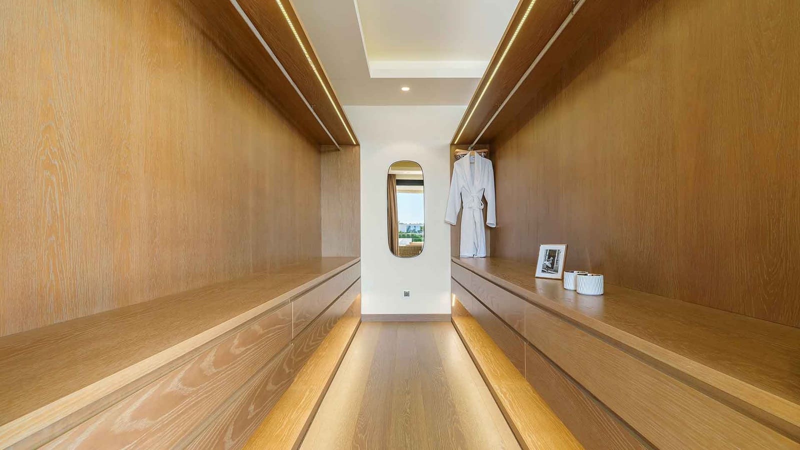 6 soverom Villa til salgs i Nueva Andalucia med svømmebasseng - € 4 290 000 (Ref: 9670366)