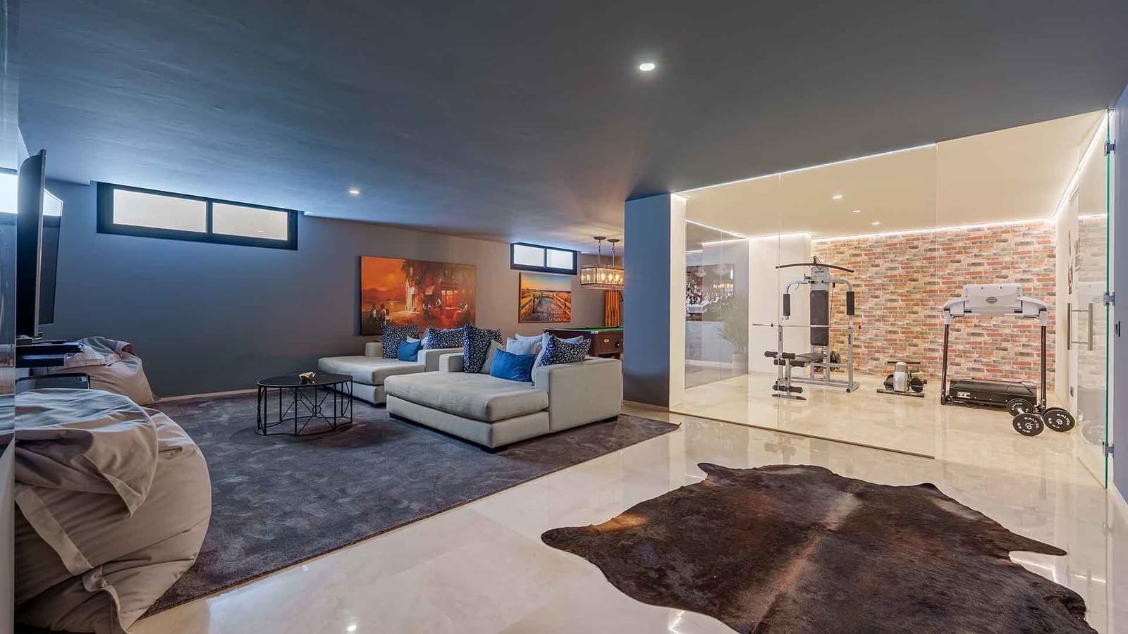 6 soverom Villa til salgs i Nueva Andalucia med svømmebasseng - € 4 290 000 (Ref: 9670366)