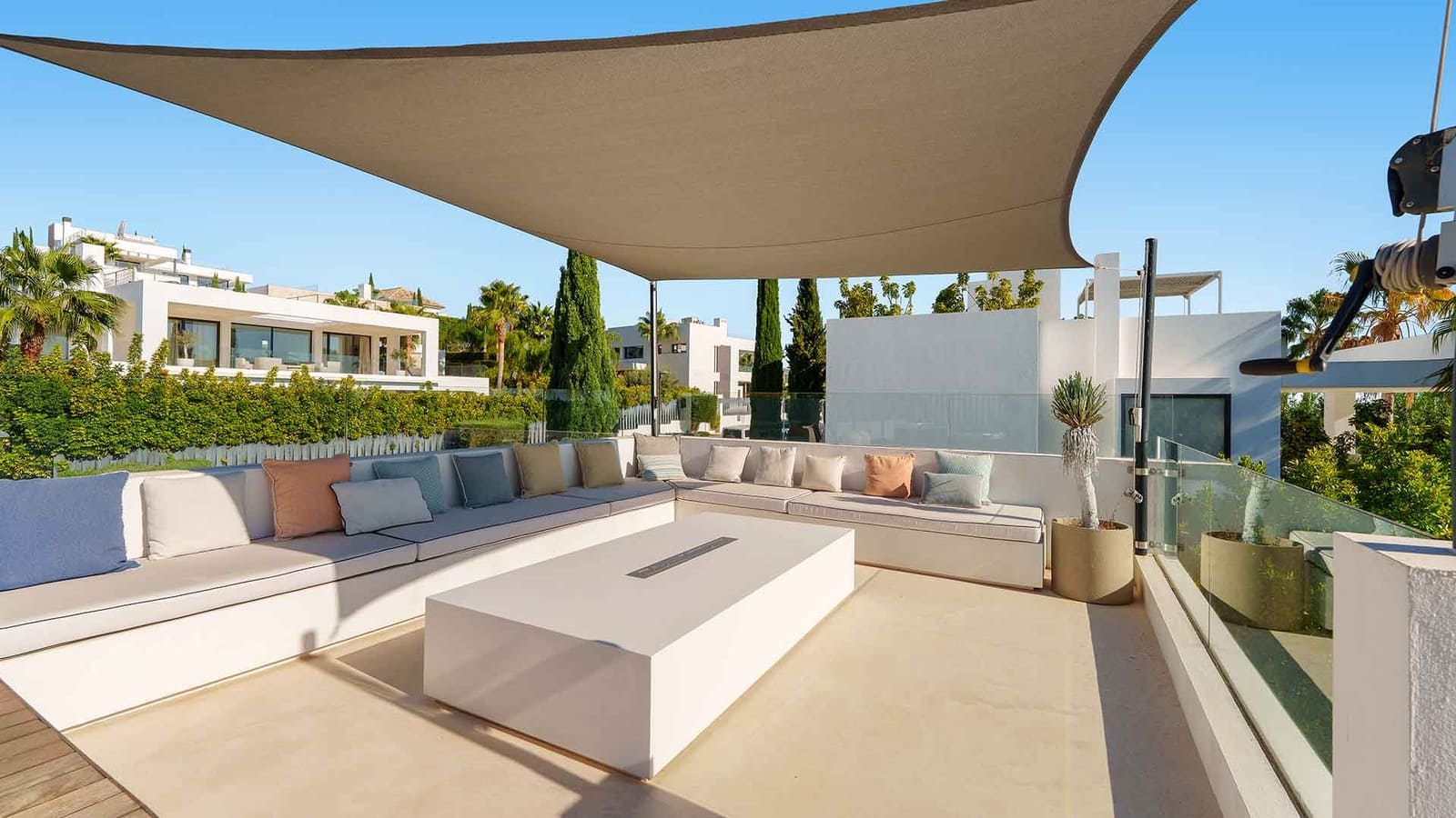 6 soverom Villa til salgs i Nueva Andalucia med svømmebasseng - € 4 290 000 (Ref: 9670366)