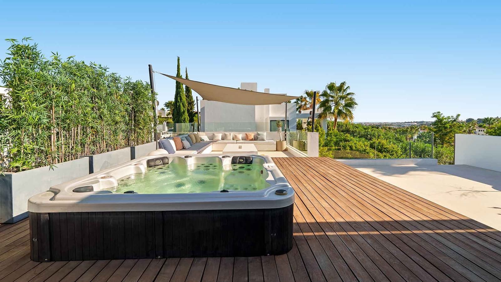 6 soverom Villa til salgs i Nueva Andalucia med svømmebasseng - € 4 290 000 (Ref: 9670366)