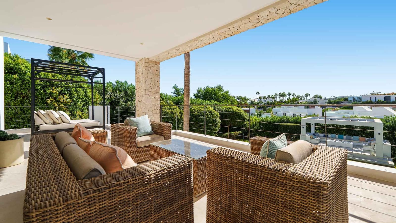 6 soverom Villa til salgs i Nueva Andalucia med svømmebasseng - € 4 290 000 (Ref: 9670366)