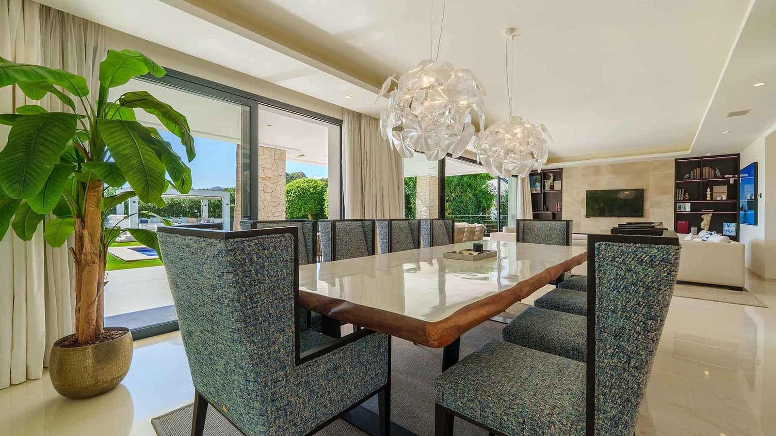 6 soverom Villa til salgs i Nueva Andalucia med svømmebasseng - € 4 290 000 (Ref: 9670366)