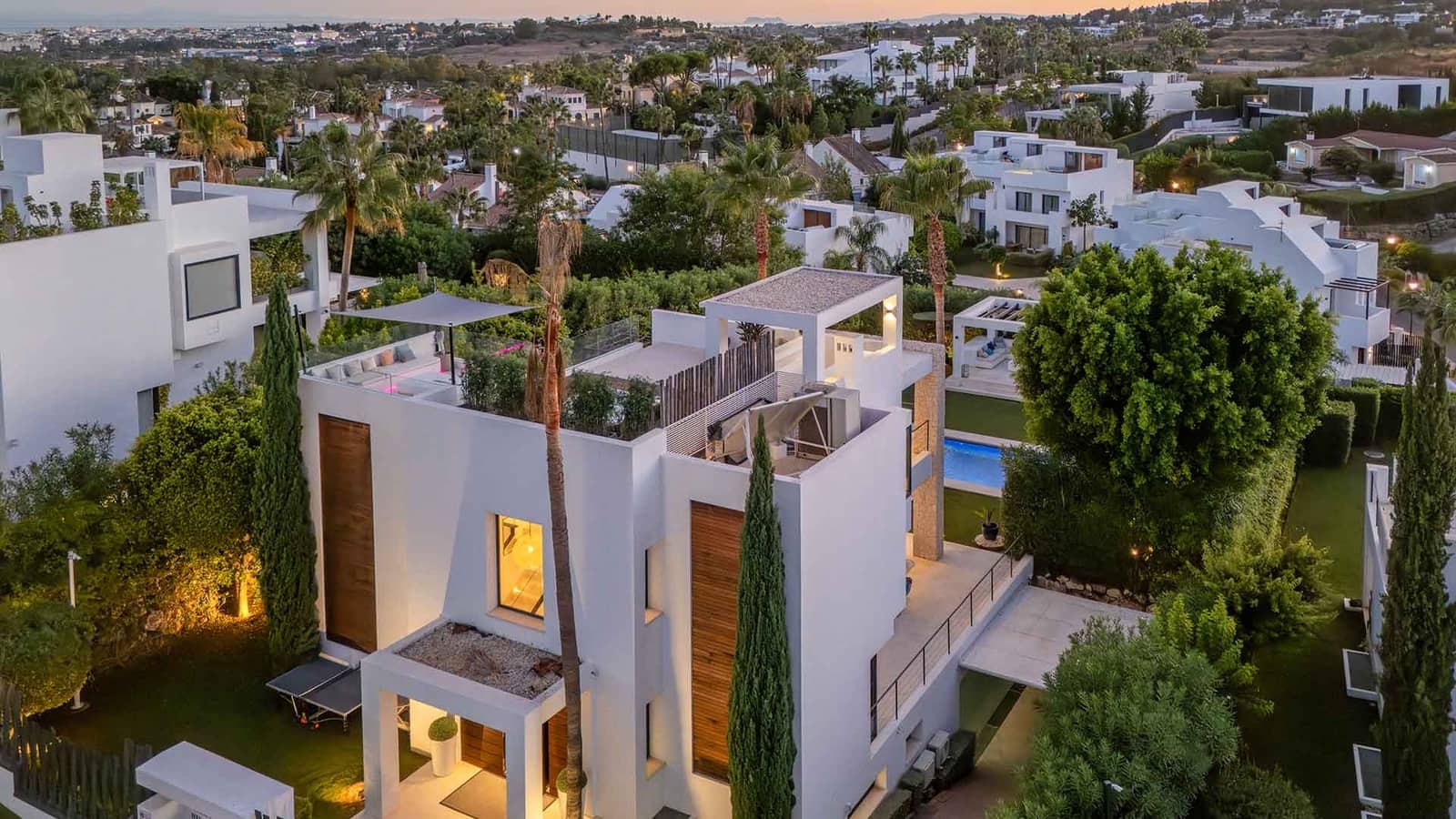 6 soverom Villa til salgs i Nueva Andalucia med svømmebasseng - € 4 290 000 (Ref: 9670366)