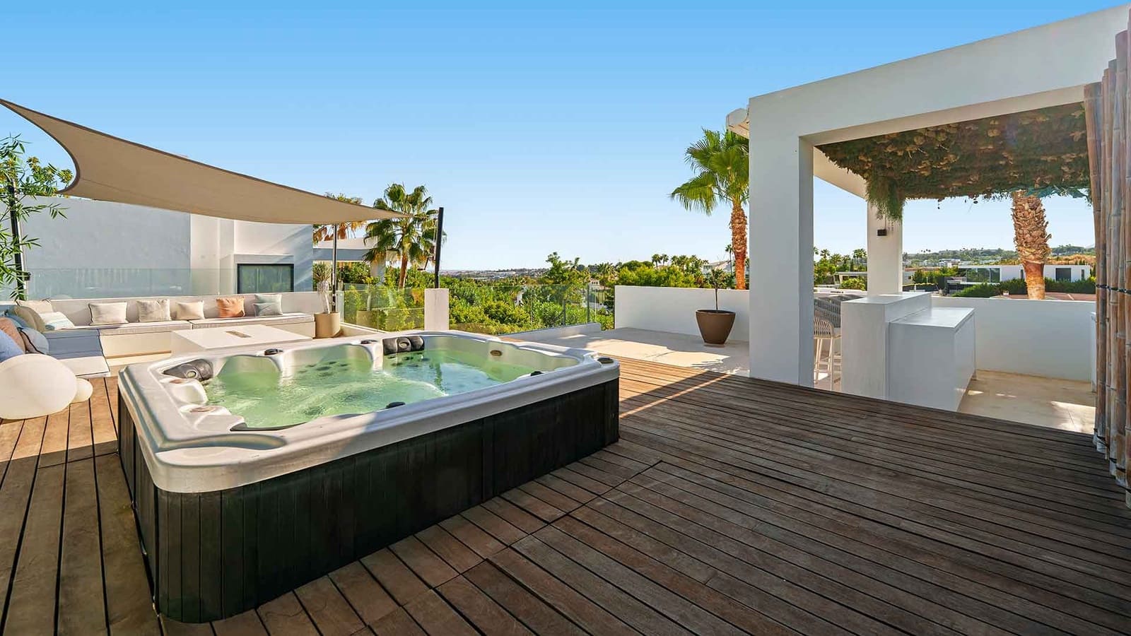 6 soverom Villa til salgs i Nueva Andalucia med svømmebasseng - € 4 290 000 (Ref: 9670366)