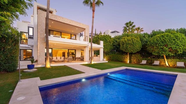 6 soverom Villa til salgs i Nueva Andalucía Centro, Marbella med svømmebasseng - € 4 290 000 (Ref: 9670366)