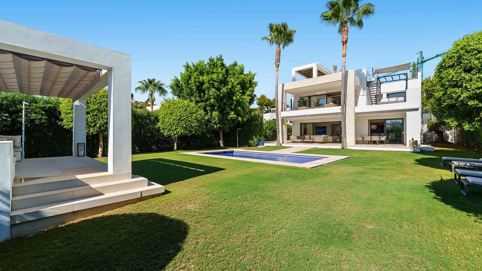 6 soverom Villa til salgs i Nueva Andalucia med svømmebasseng - € 4 290 000 (Ref: 9670366)