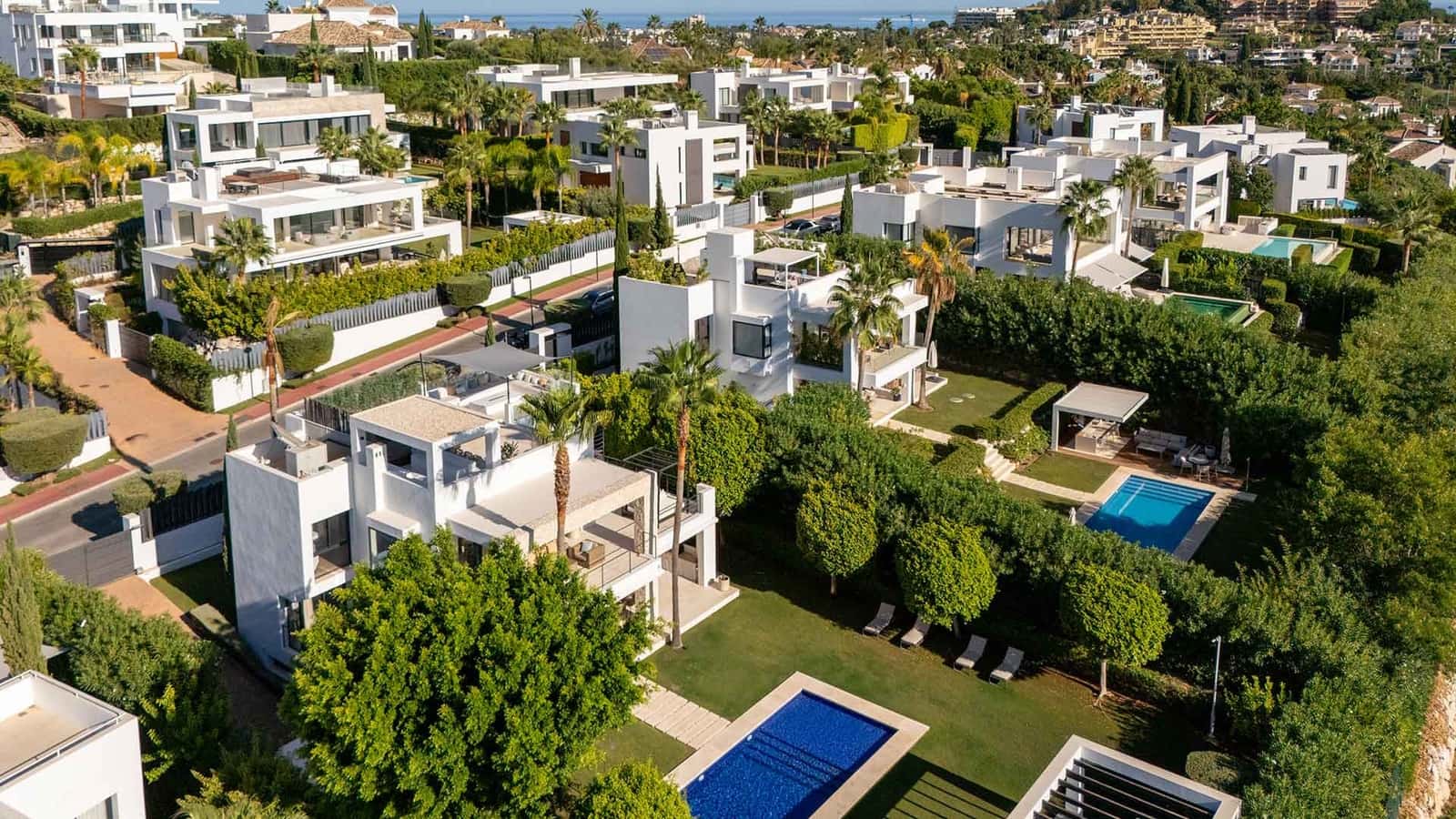 6 soverom Villa til salgs i Nueva Andalucia med svømmebasseng - € 4 290 000 (Ref: 9670366)