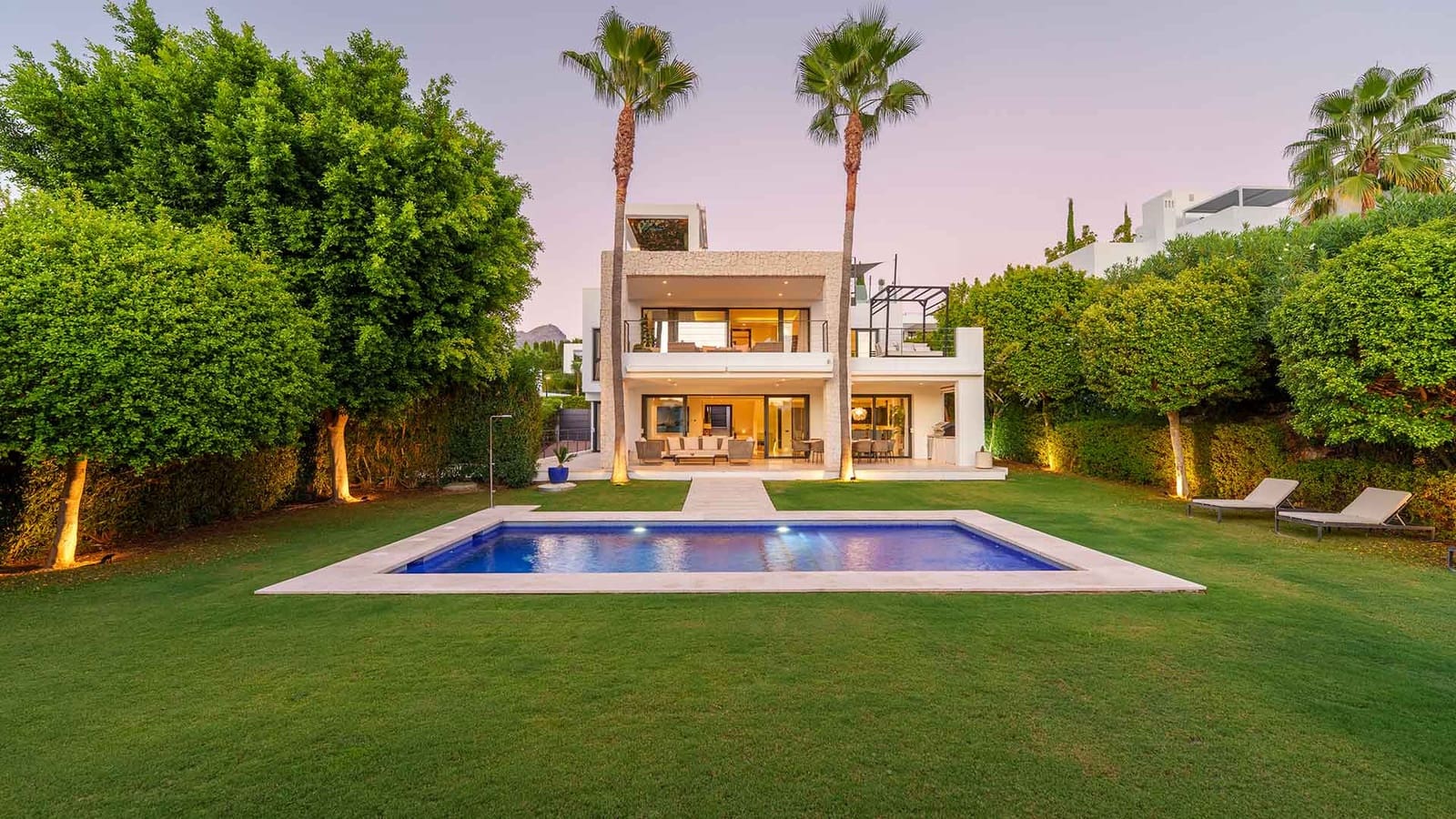 6 soverom Villa til salgs i Nueva Andalucia med svømmebasseng - € 4 290 000 (Ref: 9670366)